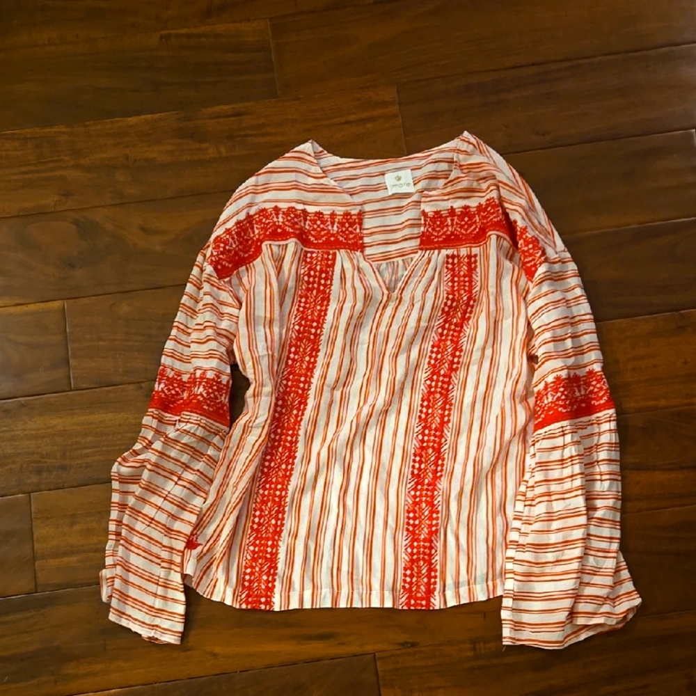 White and Red Relaxed Graphic Blouse